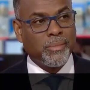 Kadeem Hardison Instagram - fear will make cowards of men, as will greed. sharing isn’t easy, i know, i was raised as an only child. what was mine was mine but i learned to share..it didn’t take centuries. THIS. IS. US. listen to brother @esglaude for a better understanding. borrowed from brother @misanharriman 
i love u all, all we got is us.