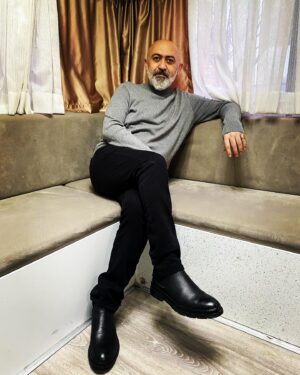 Kadir Çermik Instagram - Beklerken 🤟
👁 @boraakkas