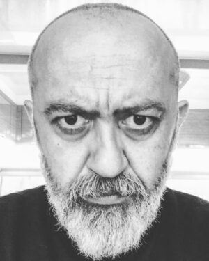 Kadir Çermik Instagram - Halbuki korkulacak hiçbir şey yoktu ortalıkta 
Herşey naylondandı o kadar ...