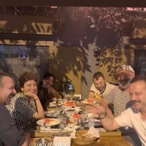 Kadir Çermik Instagram - İyi Adamın 10 Günü
Kötü Adamın 10 Günü
Meraklı Adamın 10 Günü

Emeği geçen herkesin ellerine sağlık…