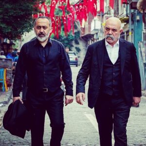 Kadir Çermik Instagram - 2. Sezonu geride bıraktık. Kameranın önünde arkasında kim vardıysa hep en iyisini yapmaya çalıştı. Hepimizin ellerine sağlık... Bizi yalnız bırakmayıp izlediğiniz için çok teşekkürler herkese...@cukurdizi