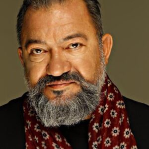 Kadir Çöpdemir Instagram - Benim tip tip değil, “surata bak süngüye davran modeli”  lakin @enginuzun  hocamın üstalığı üstadlık seviyesinde… Şu karizma fışkırmış, sexy kare onun eseri… Ne yaziim ki? Bu kare bi şeyler anlatıyor,konuşuyor zaten…hee tabi siz ne çıkardınız? yazarsanız şahane olur o da ayrı mevzu…