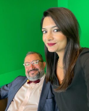 Kadir Çöpdemir Instagram - 8 MART DÜNYA EMEKÇİ KADINLAR GÜNÜ KUTLU OLSUN… ŞU FOTOLARDAKİ KADINLARIN ÜZERİMDEKİ EMEĞİ TARTIŞILMAZ…SAĞOLSUNLAR, VAROLSUNLAR, ONLAR OLMADAN NEFES ALABİLİR MİYİM? BİLMİYORUM… HEPİNİZİ ÇOK SEVİYORUM CANLARIM…TÜM KADINLARA ONURLU, ÖZGÜR VE ADALETLİ BİR YAŞAM DİLİYOR, FARKINDA OLARAK VEYA OLMAYARAK YAPTIĞIM ÖKÜZLÜKLER, HAKSIZLIKLAR, HOYRATLIKLAR İÇİN DE ÖZÜR DİLİYORUM…