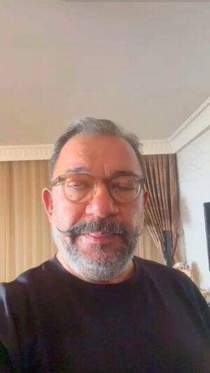 Kadir Çöpdemir Instagram - SOCAR Türkiye Yöneticisi Ali Ağaoğlu, “Türkiye ekonomisinin en mühim sorunu, rakamların namusu” demiş… “Ekonomideki en önemli sorun bu…Ben bu ülkedeki işsizlik verisinden şüpheliyim, enflasyon verisinden şüpheliyim. Enflasyon hakkında konuşuyoruz pekiy gerçek enflasyon, hangi enflasyon? Ekonomide güven için önce rakamlara güvenmek lazım” diye eklemiş…Yani namus deyince sadece “eteğin boyu, dekoltenin derinliği” diye düşünen varsa bi daha düşünsün…