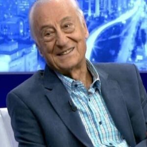 Kadir Çöpdemir Instagram - Üstadımız, duayenimiz, abimiz… Menzili mübarek, mekanı cennet olsun…
