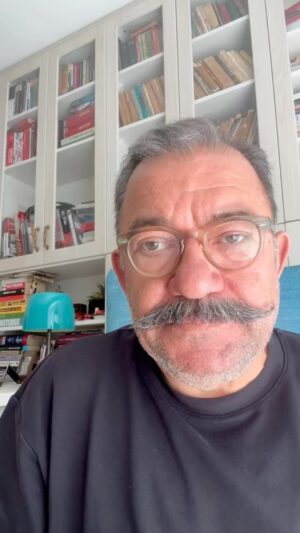Kadir Çöpdemir Instagram - Ne yaziiim ki, söyliyeceğimi söyledim…(Görüntüleri depremin hemen ardından bölgeye intikal edip, haftalarca orada kalıp, hem canla başla yardım eden hem de belge görüntüler çeken @can__bayraktar  kardeşimdem aldım…)