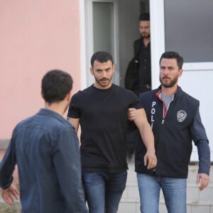 Kadir Polatçı Instagram - “Bozkır” da uyumak mezarda uyumak gibidir...! Bu Akşam 19:00’da sadece @blutv de #bozkır @bahadirince @ahmetvarliofficial @ekocofficial @yigitozsener @bigeonal @mervecagiran @eclipsnf #altanerkekli foto by @enskpc 🎬