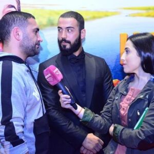Kadir Polatçı Instagram - Heyecanla beklediğimiz filmimizin galasını yaptık 29 Kasım’da tüm sinemalarda  olacak filmimizin bu özel gösterim gecesinde yanımızda olan ve heyecanımızı bizimle paylaşan herkese teşekkür ederim iyiki varsınız. Ve bu özel günde beni hazırlayan @hatemoglu1924 e teşekkürederim🙏🏻 #hatemoglu1924 #sonbaharstilim