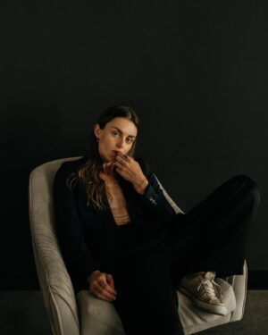Kaelen Ohm Instagram - Thank you @foxes_magazine for having me. Issue 9 with @samohtsangster @karengillan and @erickarcelliott ::: shot by @blairmarie :: words by @julian.delacelle 🤍 Link to issue in Foxes bio