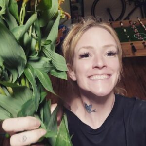 Kahlen Rondot Instagram - 6 months sober! @_champfit bought me flowers and my favorite taffy. There may be a small circle item that was pictured removed.