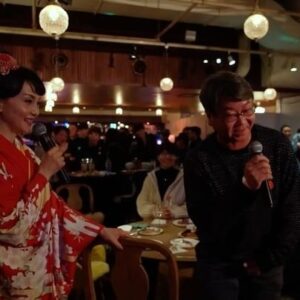 Kaho Minami Instagram - 果歩フェスその3

1月のお誕生日会にはたくさんのお友達が来てくれました😊
全員に一言スピーチをお願いしたかったのですが、時間の都合で叶わず💦
楽しいお言葉頂いた方のスピーチをちょこっとシェアします🌈🌈🌈
@robin_club_omotesando 

#阿川佐和子 さん
#小橋賢児 くん
#とよた真帆 ちゃん
#原千晶 ちゃん
#馬場典子 ちゃん
#ヴィヴィアン佐藤 さん
#にしたん
@yajyukai  充さん
#トミー
#ノブちゃん
#ユウコ

@robinclub
#還暦
#誕生日会
#スピーチ
#南果歩
#kahominami
#미나미카호
#japaneseactor