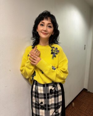 Kaho Minami Instagram - 出演情報です😊
1月30日 #ぽかぽか  11時50分から生放送🍀
1月17日の誕生日会、果歩フェスのこと色々お話します❤️
#フジテレビ

2月4日11時40分から #クギズケ 大好きな #上沼恵美子 さん #高田純次 さんの司会です。
久し振りに #はるな愛 ちゃんにもお会いできて楽しかったー❤️ #原田龍二 さん #長谷川穂積 さん
@aiharuna_official 
#読売テレビ 
@vatsurica_official
@styledeli_official

2月3日14時28分から #おかべろ  #岡村隆史  さんと #石田明 #nonstyle さんとメチャ楽しいトークでした❤️
東京は2月4日26時55分からの放送です。
#関西テレビ
衣装
＠keitamaruyama
@keitamaruyama_official
アクセサリー
@orefice.jewelry
@mu_accessory

😊😊😊お時間あれば是非是非😊😊😊

@kkfdkei  ヘアメイク
@hitomi.m0603  スタイリング

#南果歩
#kahominami 
#미나미카호
#japaneseactor