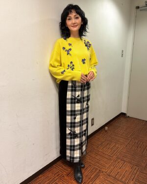 Kaho Minami Instagram - 出演情報です😊
1月30日 #ぽかぽか  11時50分から生放送🍀
1月17日の誕生日会、果歩フェスのこと色々お話します❤️
#フジテレビ

2月4日11時40分から #クギズケ 大好きな #上沼恵美子 さん #高田純次 さんの司会です。
久し振りに #はるな愛 ちゃんにもお会いできて楽しかったー❤️ #原田龍二 さん #長谷川穂積 さん
@aiharuna_official 
#読売テレビ 
@vatsurica_official
@styledeli_official

2月3日14時28分から #おかべろ  #岡村隆史  さんと #石田明 #nonstyle さんとメチャ楽しいトークでした❤️
東京は2月4日26時55分からの放送です。
#関西テレビ
衣装
＠keitamaruyama
@keitamaruyama_official
アクセサリー
@orefice.jewelry
@mu_accessory

😊😊😊お時間あれば是非是非😊😊😊

@kkfdkei  ヘアメイク
@hitomi.m0603  スタイリング

#南果歩
#kahominami 
#미나미카호
#japaneseactor