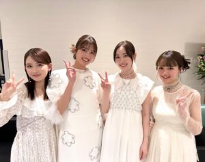 Kaho Mizutani Instagram - 研音創立45 周年イベント
ありがとうございました🎂

これまで研音を支えて下さった先輩方や
事務所の方々の想いや歴史を感じて
胸がいっぱいになりました。

素晴らしい先輩方に続けるように頑張ります！

写真は1日目にユニットを組んだ4人で🌼

#研音 #45周年 #ニッポン放送