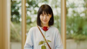 Kaho Seto Instagram - deca joins 沈澱 Settling 出演しました！
只要你愿意我就会在你身边。多謝！
2018年から約6年間のみちのりを思って、不思議な気持ちです。

decajoinのページからMV本編にとべますっ！！✈️
編曲 Arrangement / deca joins
詞曲 Songwriting / 鄭敬儒 Cheng Ching-Ju
主唱 Lead vocal / 鄭敬儒 Cheng Ching-Ju
電吉他 Electric guitar / 楊尚樺 Yang Shang-Hua
電吉他 Electric guitar / 鄭敬儒 Cheng Ching-Ju
貝斯 Bass guitar / 謝俊彥 Xie Jun-Yan
打擊樂器 Percussion / 杜哲欣 Tu Che Hsin
合聲 Backing vocal / 鄭敬儒 Cheng Ching-Ju, 廖柚文 Yuwen Liao
爵士鼓 Drums / 李由奶 Allen Milk
薩克斯風, 長笛 Saxophone, Flute / 張藝威 William Zhang
錄音師 Recording engineer / 洪浚程 Zach Hung, Abing
聲音編輯師 Editing engineer / 洪浚程 Zach Hung
混音師 Mixing engineer / 洪浚程 Zach Hung
混音工作室 Mixing studio / 陋室微光 Those Studio
母帶後期工程師 Mastering engineer / Enyang Urbiks
母帶後期工作室 Mastering studio / URBIKS MUSIC
演員 Actor / 瀬戸かほ Kaho Seto, 大野翔 Kakeru Ohno, 加藤成順 Seijun Kato (MONO NO AWARE), 山口未来 Miku Yamaguchi
特別感謝 Special thanks / 須田洋次郎 Yojiro Suda (mitsume), 二見悠 Yu Futami
導演, 攝影 Video director, Camera / 関山雄太 Yuta Sekiyama (LAFH)
副導, 美術 Chief director, Room stylist / 坂本真理 Mari Sakamoto (LAFH)
妝髮 Hair & Make-up / 道海梨乃 Rino Dokai
造型師 Wardrobe stylist / 井上はこね Hakone Inoue
花藝 Flower coordinator / clap,clap,claps
妝髮助理 Hair & Make-up assistant / しおり Shiori
助導 Assistant director / しおり Shiori, じぬしむうあ Muua Jinushi, 高橋さらさ Sarasa Takahashi
群眾演員 Extra / Mika Kurauchi, Sotaro Kurauchi
服裝造型 Costume cooperation / Amtteliebe, CHICAGO, ekn, JAPAN BLUE JEANS, JOHN SMEDLEY, manae bijoux, O MY BAG, SETTO, UNDECORATED, you ozeki
陳設協助 Interior cooperation / HAFEN
翻譯 Translator / 林珮萱 Suan Lin
標準字 Logo design / 鄭敬儒 Cheng Ching-Ju