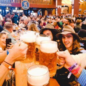 Kai Lewins Instagram - Neun Bier und fünf Hühner bitte