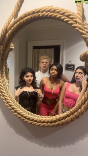 Kaido Lee Roberts Instagram - whatcha gonna do with your life? 🤷‍♀️

#girls #fun #dharmannfam #dharmannactors
