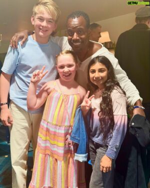 Kaido Lee Roberts Instagram - My sister Ciera Roberts and I were invited to a movie screening for, Invaders From Proxima B. We enjoyed meeting all the actors, including Chuck the alien! Thank you for the invite, and for invading our world Chuck! @ciera_marie_roberts @invadersfromproximab @wardroberts  @mikecnelson1 @vidiots @drexelbox @malibutalentpr @zarajirgis #chuckthealien #kaido #mikey #moviescreening #alieninvasion #familymovie #comedy