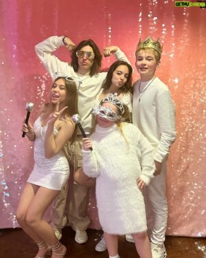 Kaido Lee Roberts Instagram - Happy Sweet Sixteenth Birthday Ayiah Soufi! Thank you for letting my sister and I be a part of your party! @ayiahsoufi @ciera_marie_roberts @anyakay7 @dominiqueilie #sweetsixteen #birthday #birthdaygirl #kaido #mischeifmikey @tatumkensington