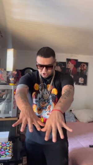 Kaiser Instagram - Entre tantos capítulos y tantos personajes solo me dejé llevar por la emoción de un freestyle gracias por todo akira toriyama tu legado vivirá por siempre ❤️‍🔥