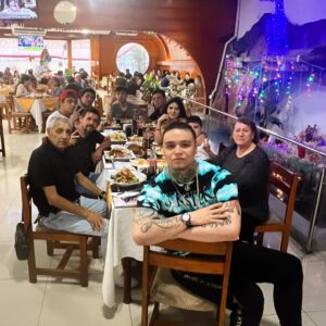 Kaiser Instagram - Gracias a @elajiseco.cl por la invitación del festejo de mi inicio de año la verdad la estamos rompiendo toda y que mejor que celebrar con la familia 👏❤️