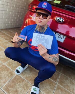 Kaiser Instagram - Gracias a mi club @udechileoficial desde ahora soy abonado oficial y además representante artístico de los azules 🤘💙