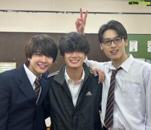 Kaito Hori Instagram - 藤堂ブラザーズと猫戸🐈

作品上で一緒の時間を過ごす事はなかったけど
めちゃくちゃプライベート仲良いです

さはときTVerで見逃し7話
是非ご覧くださいなー！

感想教えてねー😬

#佐原先生と土岐くん 
#さはとき 
#堀海登