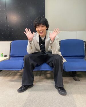 Kaito Sakurai Instagram - ブランチ衣装👕

【スタジオ】

jacket.shirt:@kohslickcurro

pants:@shinyakozuka

shoes:@clarksoriginals

【トレンド部】

jacket:@discovered_official

tops:@shareef_official
  @sian.pr