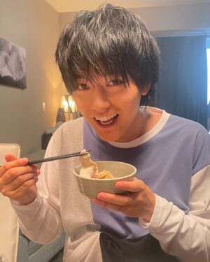 Kaito Sakurai Instagram - 『泥濘の食卓』

第4話本日深夜0時からです！

是非是非〜🍚
#泥濘の食卓