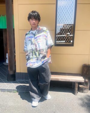 Kaito Sakurai Instagram - ブランチ衣装👕

【スタジオ】
　
pants:@remer_official
　　　@sian.pr

shoes:@rfrfabianoricci
　　　

【ごはん倶楽部】

t shirts:@etbaas2020

pants:@casperjohn_gallery
　　　@sian.pr

shoes:@uggjapan