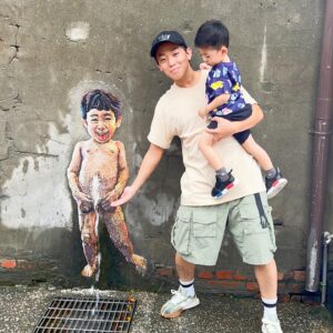 Kaki Sham Instagram - 第一次帶媽媽去郵輪玩，慶祝媽媽生日❤️☺️開心嘅體驗

望住個海真係好舒服，臻臻玩到唔捨得走，又玩Lego又玩水

Thank you 
@lego 
@5ivesgroup 
@resortsworldcruises 
#樂高郵暑假