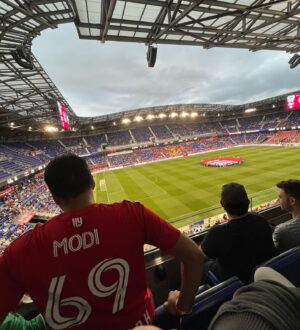 Kal Penn Instagram - Great to be back at a match, NJ @newyorkredbulls 👏🏽👏🏽👏🏽👏🏽 Missed seeing @edelman_24 @mhalliday26 ⚽️🇺🇸🤞🏽