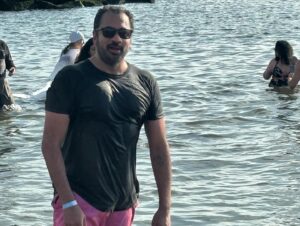 Kal Penn Instagram - Did a cold water swim thing. Highly recommend. Can’t feel my face. Worth it.