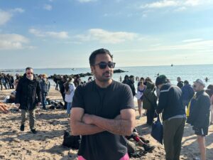 Kal Penn Instagram - Did a cold water swim thing. Highly recommend. Can’t feel my face. Worth it.