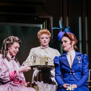 Kaley Ann Voorhees Instagram - How I feel about our last weekend in the country here @pasadenaplayhouse 💝
If you haven’t already, come see one of our 4 performances left of A Little Night Music! 🎶