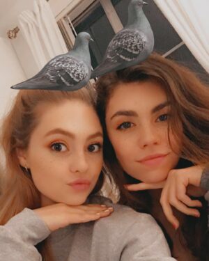 Kaley Ann Voorhees Instagram - Happy Sibling Day!!! 🤍 So glad I have this little sis to call my own, Love you @carolyn_corgi , Thanks for being my friend and my sibling 🐦
#nationalsiblingday #loveyougirl