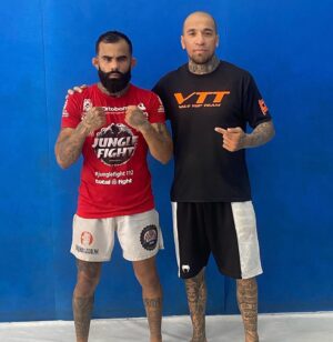 Kalindra Faria Instagram - hey @danawhite i've dreamed about this since i was 12 years old, it's been 11 years working tirelessly every day, i'm the problem in the 57kg division, i've won 7 in a row all by knockout or submission, i'm the face of the ufc, i'm the type As a fighter the UFC is looking for, a fighter who decides the fight, I don't leave it to the judges! give me the opportunity to show the strength of my dream in the @contender_series_dwtcs