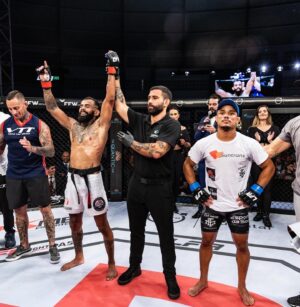 Kalindra Faria Instagram - hey @danawhite i've dreamed about this since i was 12 years old, it's been 11 years working tirelessly every day, i'm the problem in the 57kg division, i've won 7 in a row all by knockout or submission, i'm the face of the ufc, i'm the type As a fighter the UFC is looking for, a fighter who decides the fight, I don't leave it to the judges! give me the opportunity to show the strength of my dream in the @contender_series_dwtcs