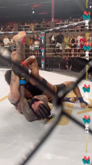 Kalindra Faria Instagram - The final seconds of an incredible MMA fight between Kalindra Faria @kalindrafaria VS Queila Braga @queilaamerico

Watch Full Fight Free on - (1) CazéTV - https://youtube.com/live/zTIJ_nA-zPI

Os últimos segundos de uma incrível luta de MMA entre Kalindra Faria @kalindrafaria VS Queila Braga @queilaamerico
Assista à luta completa gratuitamente em - (1) CazéTV - https://youtube.com/live/zTIJ_nA-zPI

@22bet.brasil
@betroyale.io
@greenhillsport
@joao_mma_01
@jarrule_mma
@jonathan.carlos.mma
@ronystorresmma
@otaloramauricio
@dupainmachine
@brendobispo_cb
@paulolaiamma
@gabrielsouzag_
@kalindrafaria
@queilaamerico
@thiagolimamma
@matheusmirandabz
@alexandresilva_mma
@josehenrique_mma
@peregrinotuf
@william_thaiboxing
@hodak.lucas

#mma #ufc #boxing #bjj #muaythai #kickboxing #jiujitsu #fitness #martialarts #wrestling #fight #grappling #training  #mmafighter #fighter #mixedmartialarts #judo #sport #workout #brazilianjiujitsu #motivation #brazil #rio