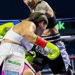 Kalindra Faria Instagram - Que cada segundo da sua vida ,você consiga vivê-la da melhor maneira possível !!!!!

#façaporvocê 🥊🙏🏻