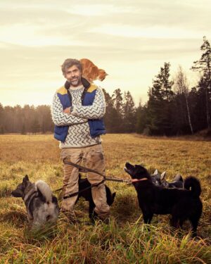 Kalle Zackari Wahlström Instagram - Fyller år idag. Önskar mig fler djur och färre krig. 

(Foto: Karl Nordlund)