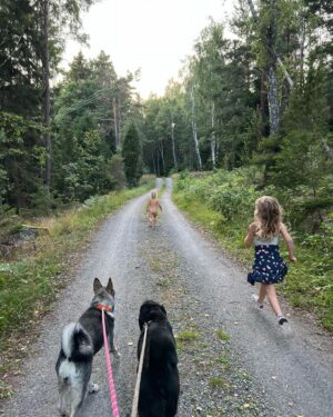 Kalle Zackari Wahlström Instagram - Tänk att naturen finns så man kan vara i den