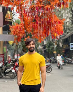Kalyaan Dhev Instagram - One of the happiest moments in life is when you find the courage to let go of what you cannot change. Do you agree? 🤔

#stillworkingonit