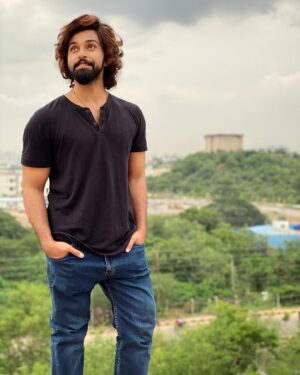 Kalyaan Dhev Instagram - I was wondering if it was gonna rain, and it did! 🌧 

PC : @vidyuraman  Thank you!

#shoot