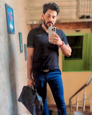 Kamal Digiya Instagram - I’m not afraid to take risks, because I know I can handle anything.💯
.
.
@kamaldigiya__official 
@kamaldigiya__official 
@kamaldigiya__official 
.
.

#digiya #kamaldigiya #office #photo #photography #photographer #instagood #instagram #insta #instadaily #digiyamusic #digiyamusicstudio #trending #trendingreels #viralreels #photooftheday #2024 #jaimatadi #vaishnomata #jaishreekrishna #jaiganpatibappamorya #delhi #faridabad #noida #delhincr