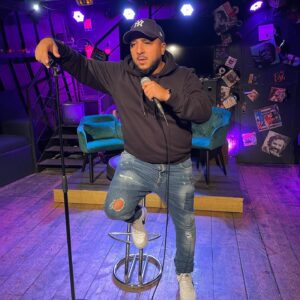 Kamel Djibaoui Instagram - Et si je vous racontez les coulisses des mes émissions de tv réalité sur scène!! Ça vous dit????!!😉😂 #funny #humours #standup #tvrealite #coulisses #m6 #nrj12 #la prod #thym @nabilla @ayemnour @carolinereceveur @shannakress83 @thibaultgarcia @emilienefnaf @amelieofficieloff