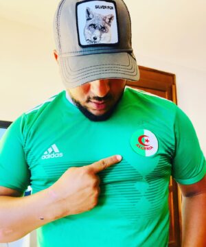 Kamel Djibaoui Instagram - J’espère un beau spectacle ce soir!! Offrez nous la coupe 🙏💪🇩🇿 #algeria #soccer #winner #dreams