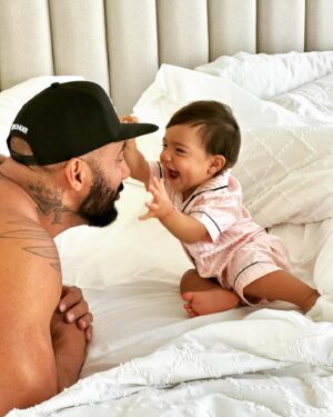 Kamel Guenfoud Instagram - Papa … is the Best Job in the World ♥️ #papa #lana #love #family #dubai #kameltatouage
