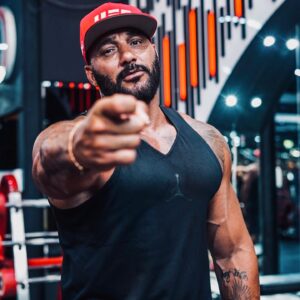 Kamel Guenfoud Instagram - Again and a gain 😤💥

#kameltatouage #binous #binousgym #binousgymdubai #binousdubai