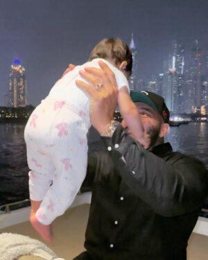 Kamel Guenfoud Instagram - Happy New years .. we Love you ..♥️ #dubai #yacht #newyear #2024 #family #love #bestfriends